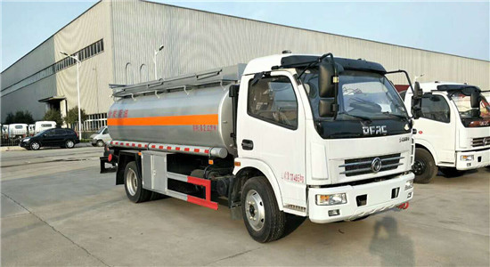 8噸加油車發往景德鎮落戶啦！