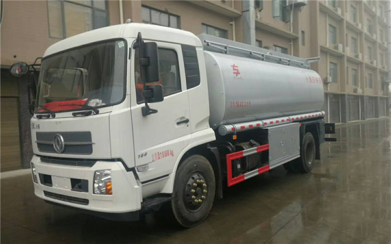 10噸（16.43方）東風天錦普貨供液車發往杭州落戶